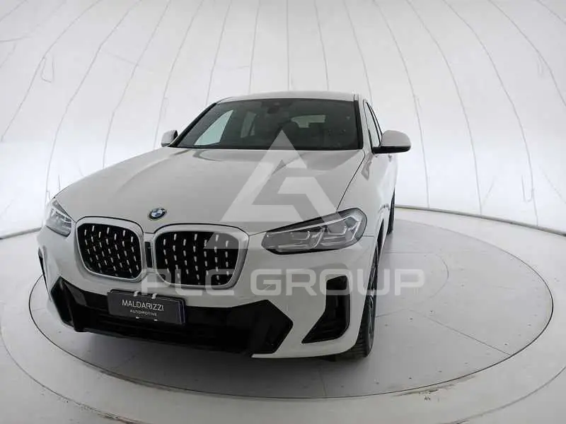 2022 BMW X4