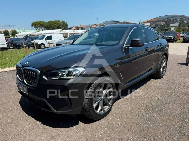 2022 BMW X4