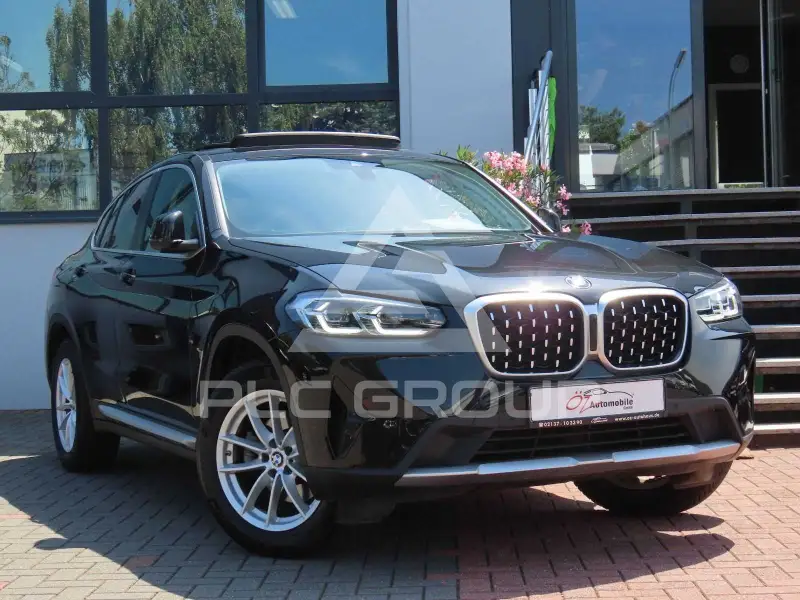 2022 BMW X4