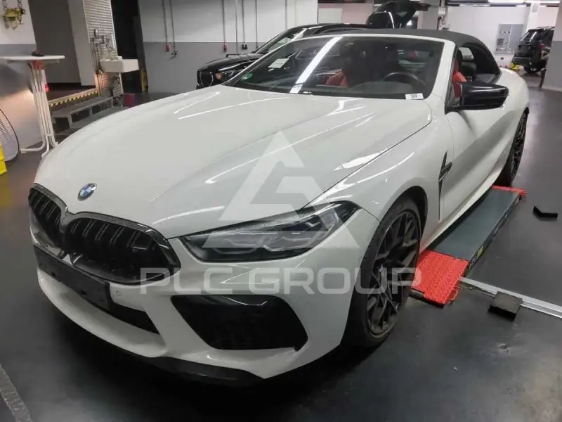 2022 BMW M8
