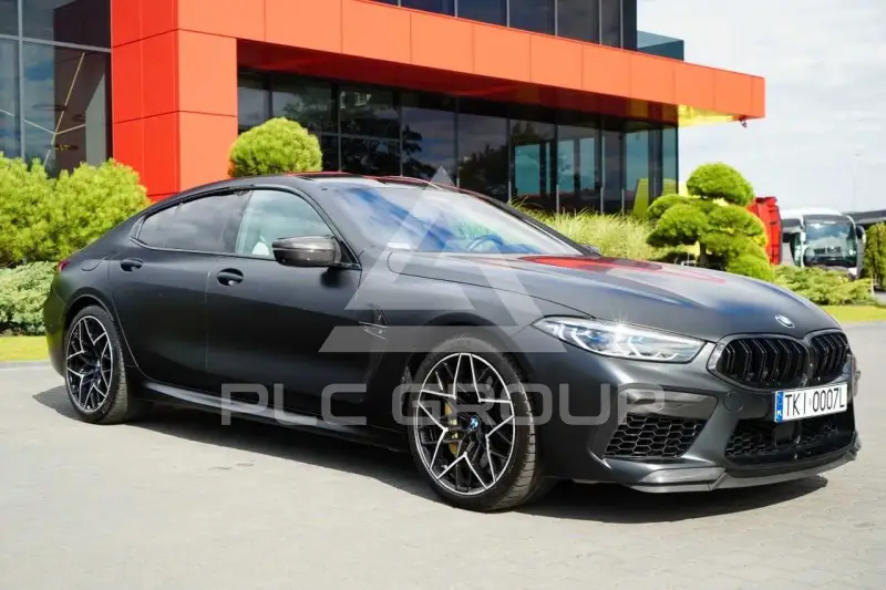 2022 BMW M8