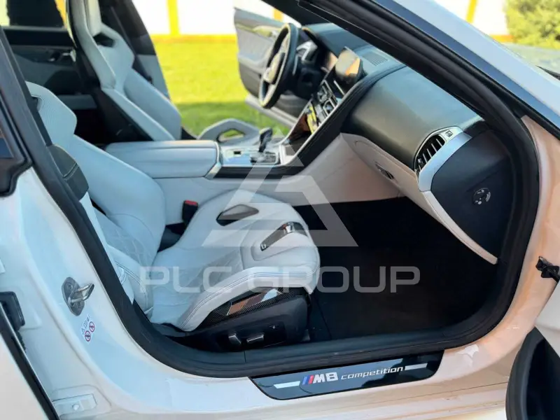 2022 BMW M8