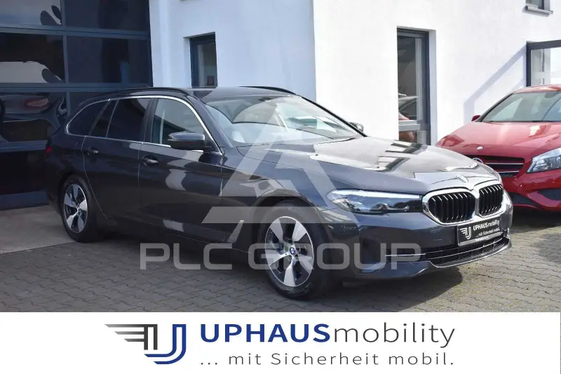 2022 BMW 520