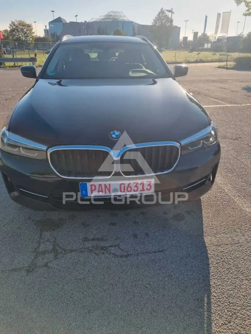 2022 BMW 520
