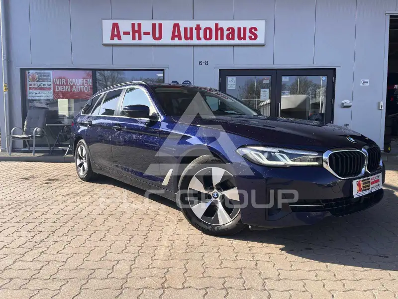 2022 BMW 520