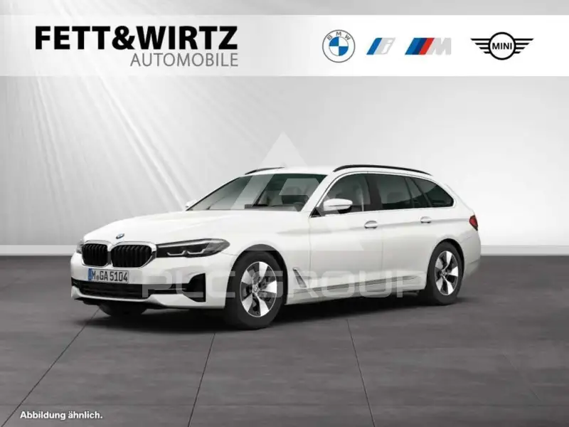 2022 BMW 520