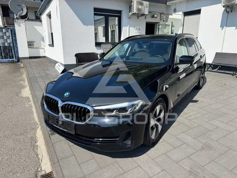 2022 BMW 520