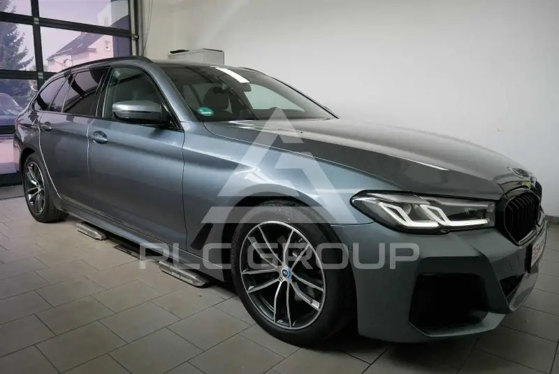 2022 BMW 520