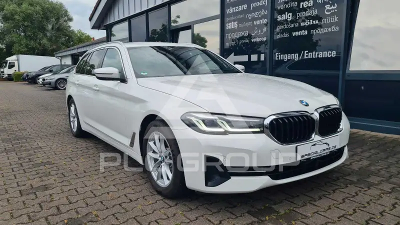 2022 BMW 520