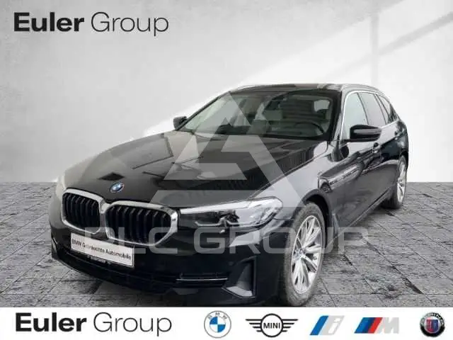2022 BMW 520