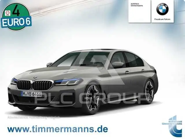2022 BMW 520