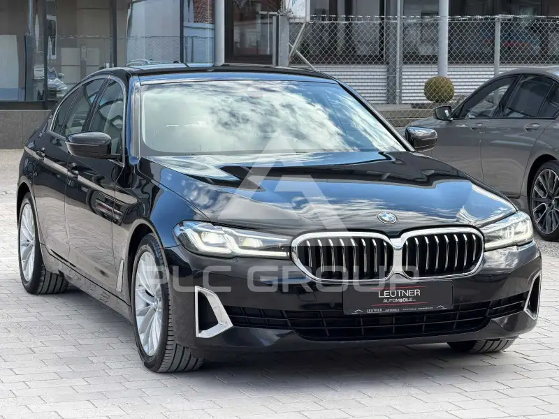 2022 BMW 520