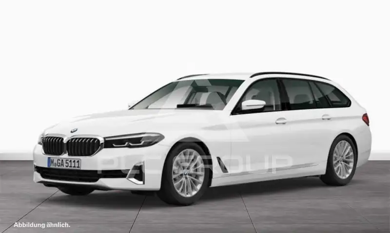 2022 BMW 520