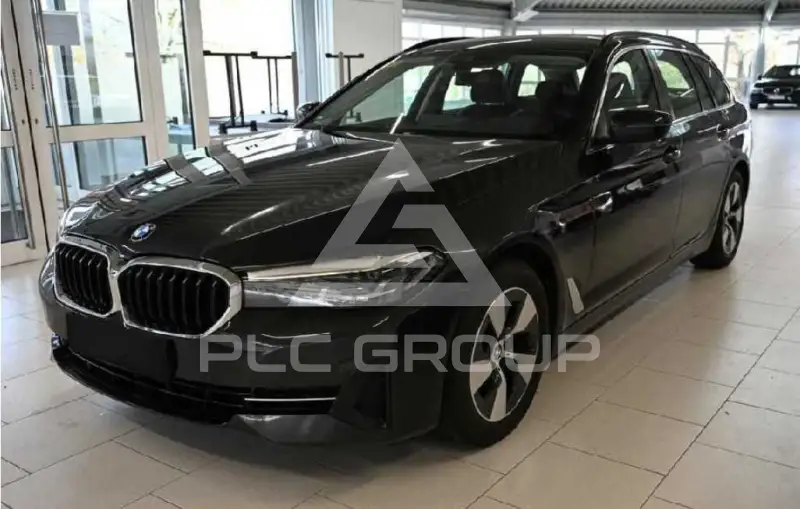 2022 BMW 520