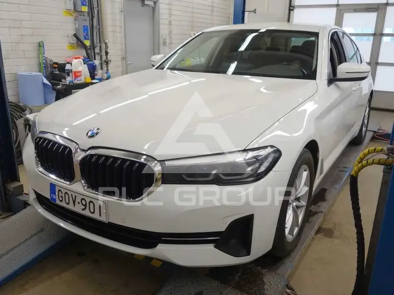 2022 BMW 520