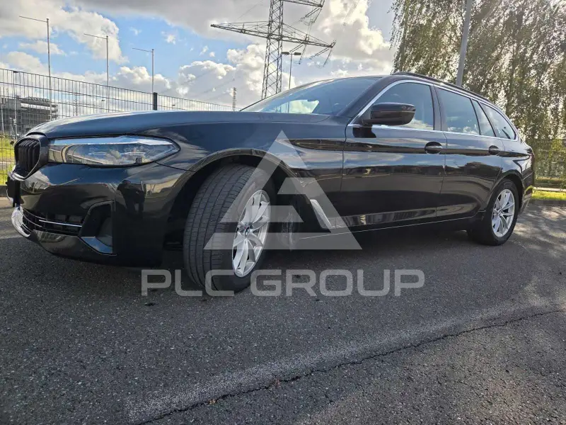 2022 BMW 520