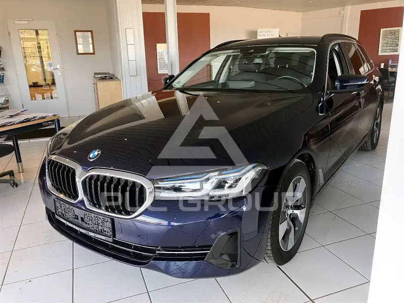 2022 BMW 520