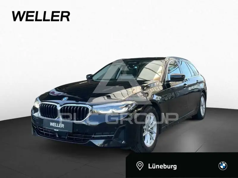2022 BMW 520