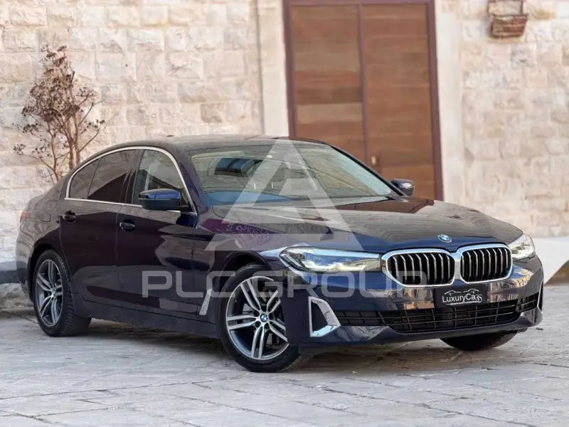 2022 BMW 520