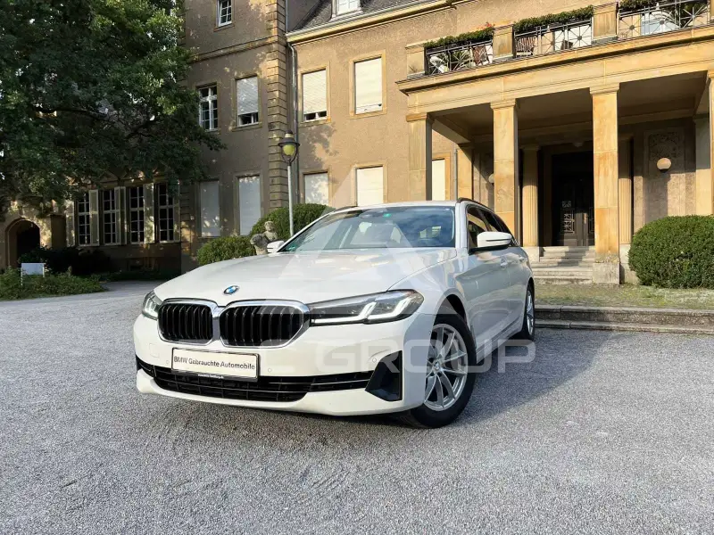 2022 BMW 520