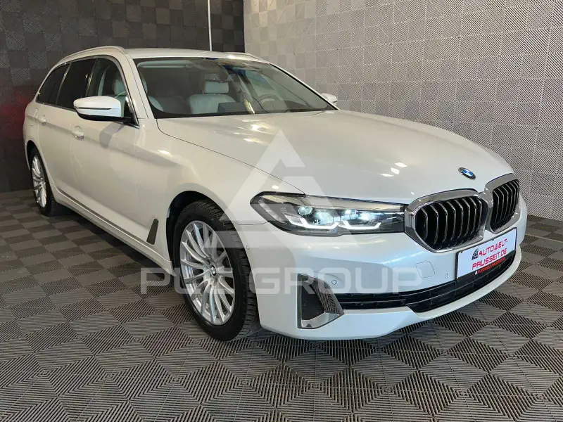 2022 BMW 520