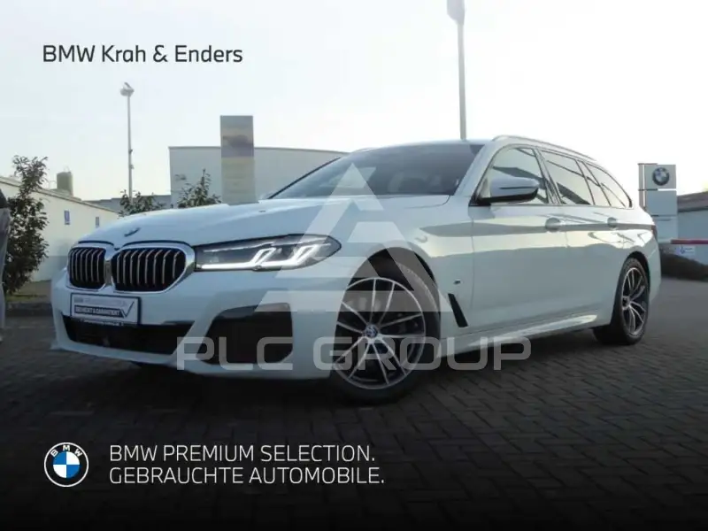 2022 BMW 520