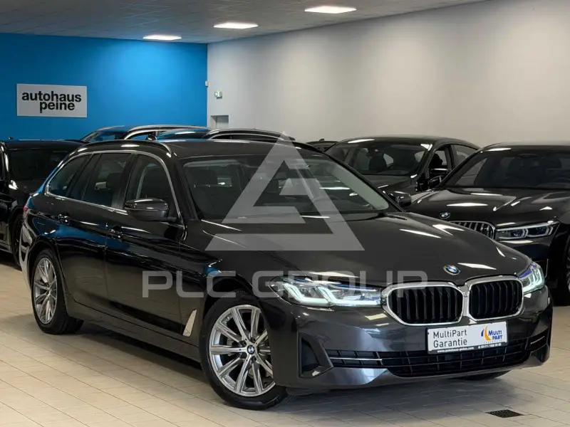 2022 BMW 520