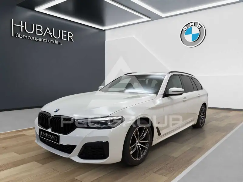 2022 BMW 520