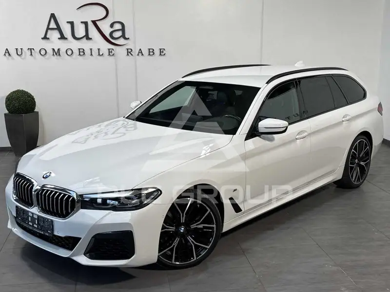 2022 BMW 520