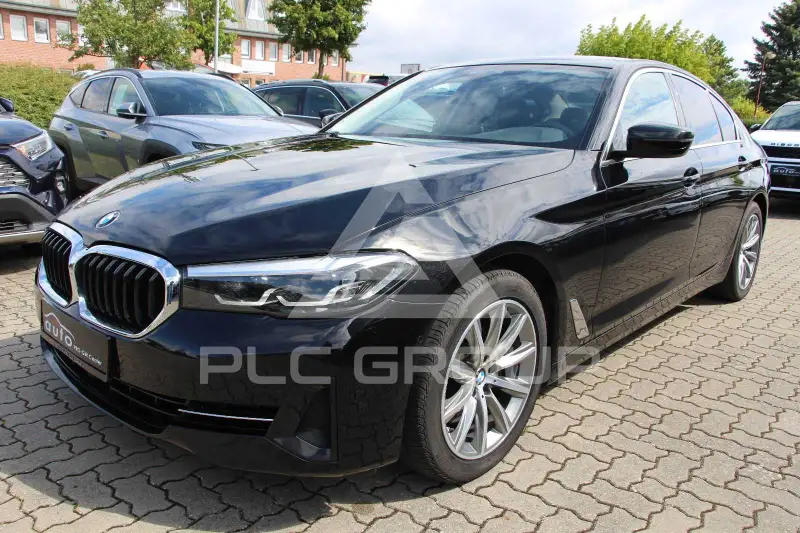 2022 BMW 520