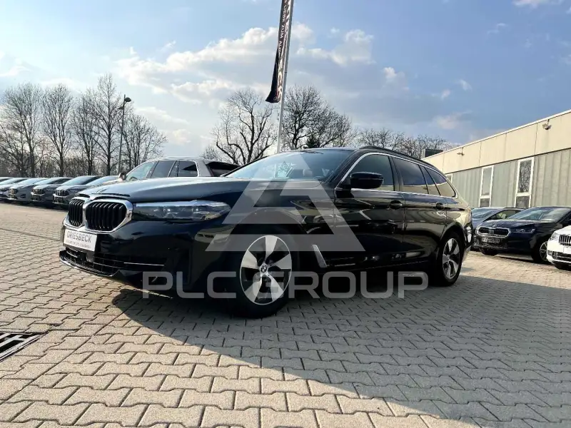 2022 BMW 520