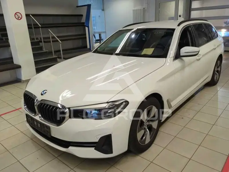 2022 BMW 520