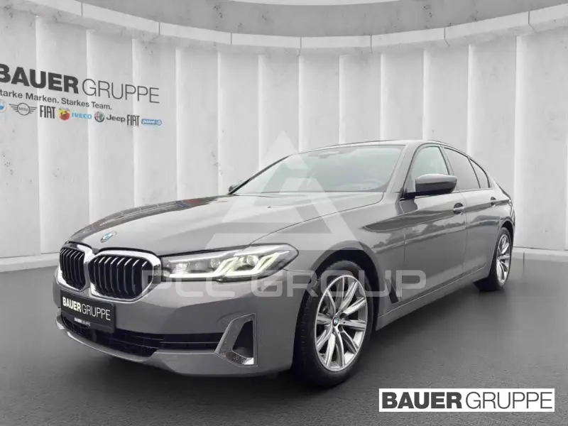 2022 BMW 520
