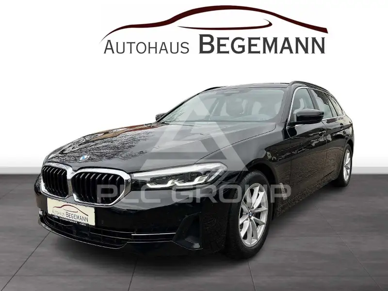 2022 BMW 520