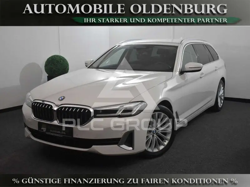 2022 BMW 520