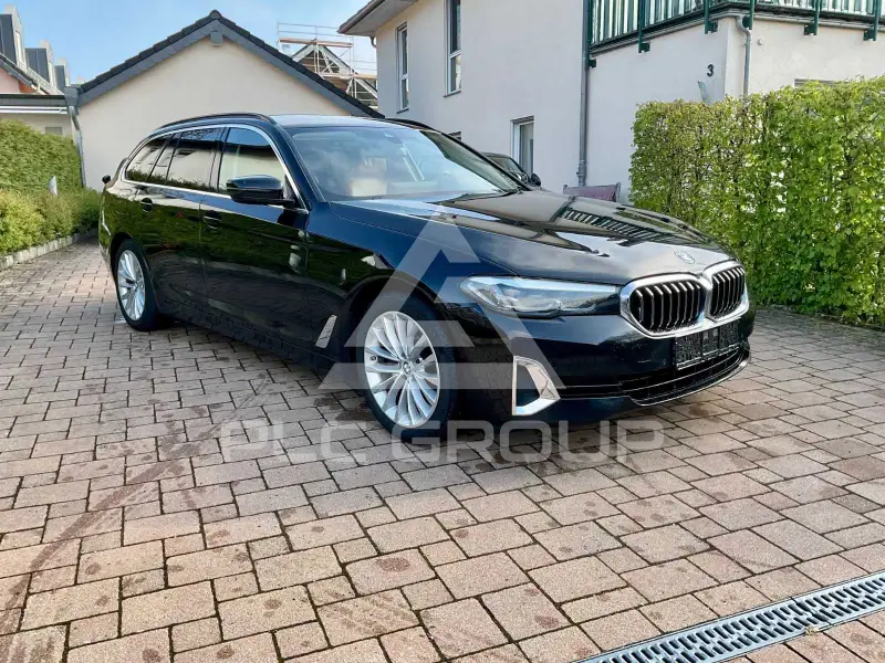 2022 BMW 520