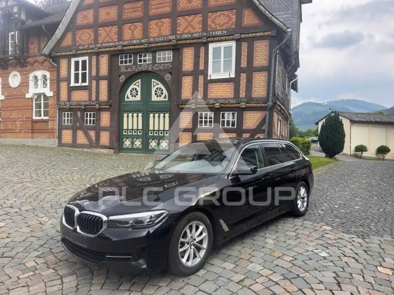2022 BMW 520