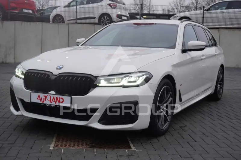 2022 BMW 520