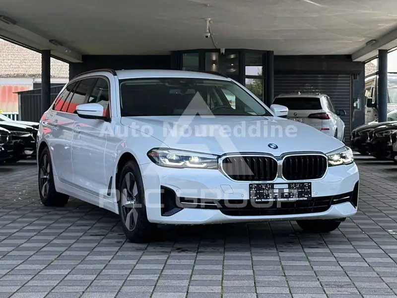 2022 BMW 520