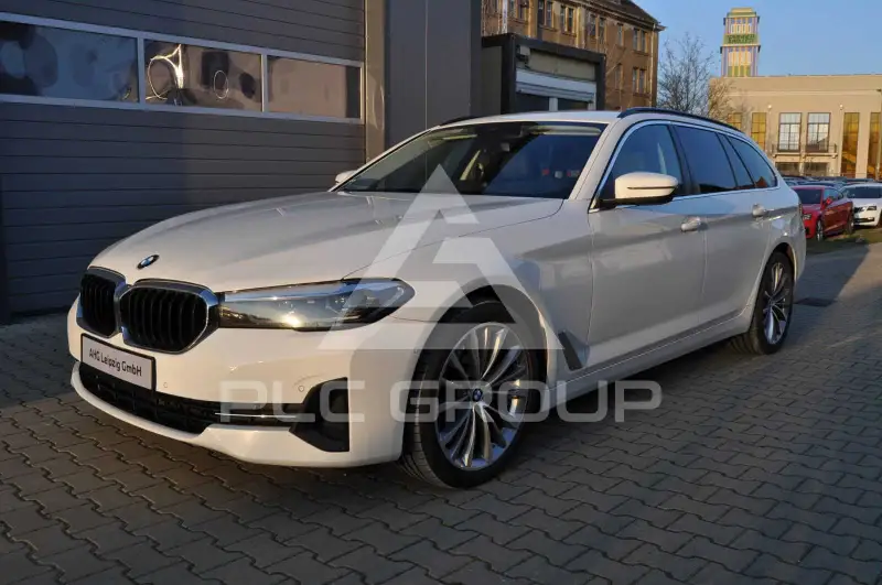 2022 BMW 520