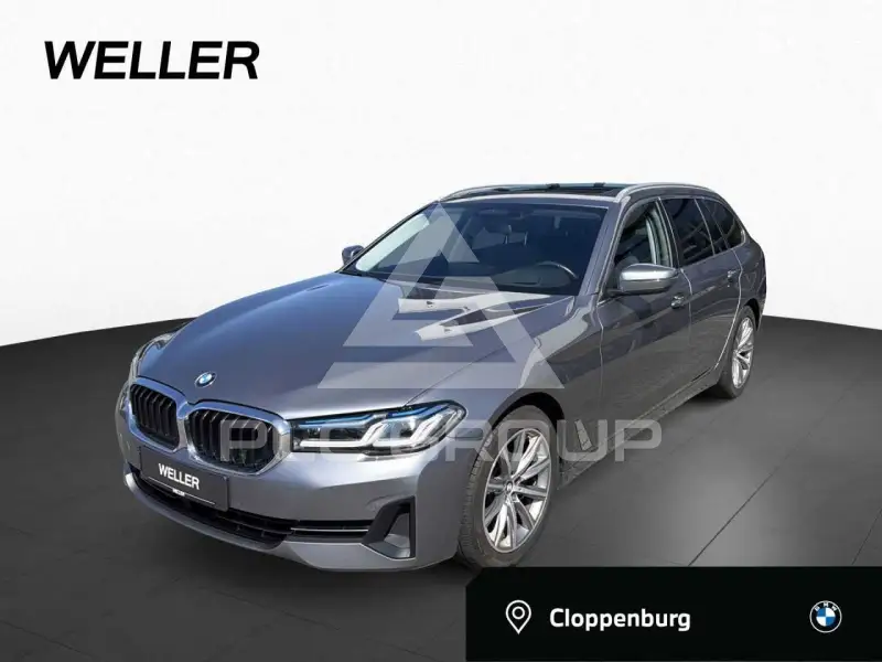 2022 BMW 520