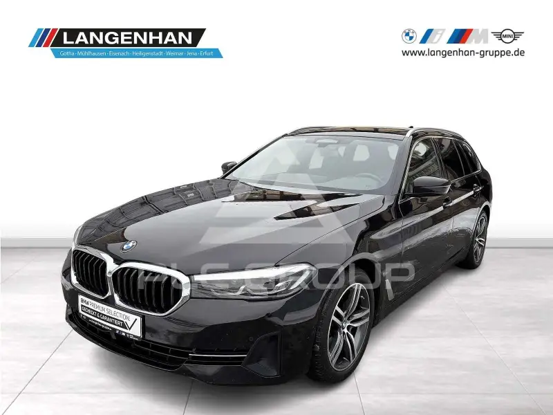 2022 BMW 520