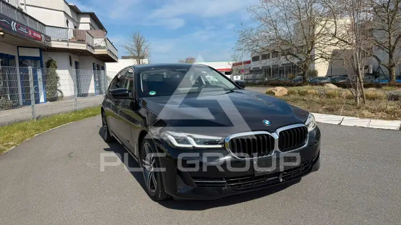 2022 BMW 520