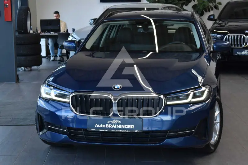 2022 BMW 520