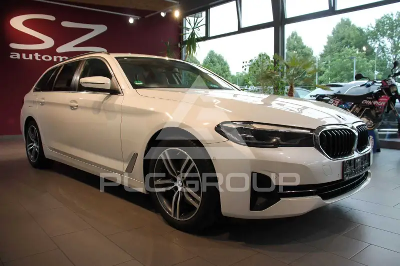 2022 BMW 520