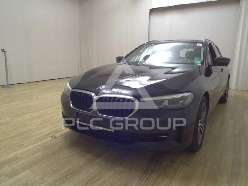 2022 BMW 520
