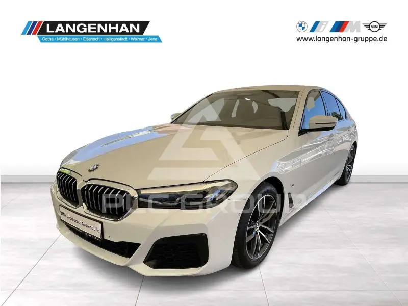 2022 BMW 520