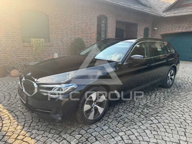 2022 BMW 520
