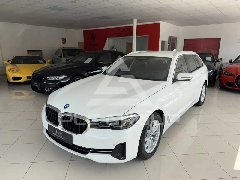 2022 BMW 520