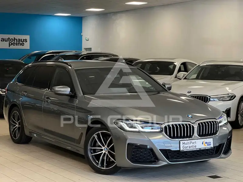 2022 BMW 520